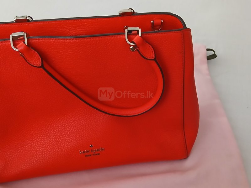 Preloved Kate Spade New York Leila Medium Triple Compartment Satchel in red pebbled leather.

Bare - Image 4