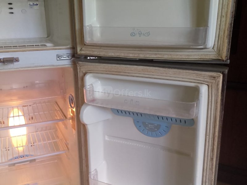 Looking for a reliable used refrigerator in Sri Lanka? Check out this LG Expresscool refrigerator fo - Image 2