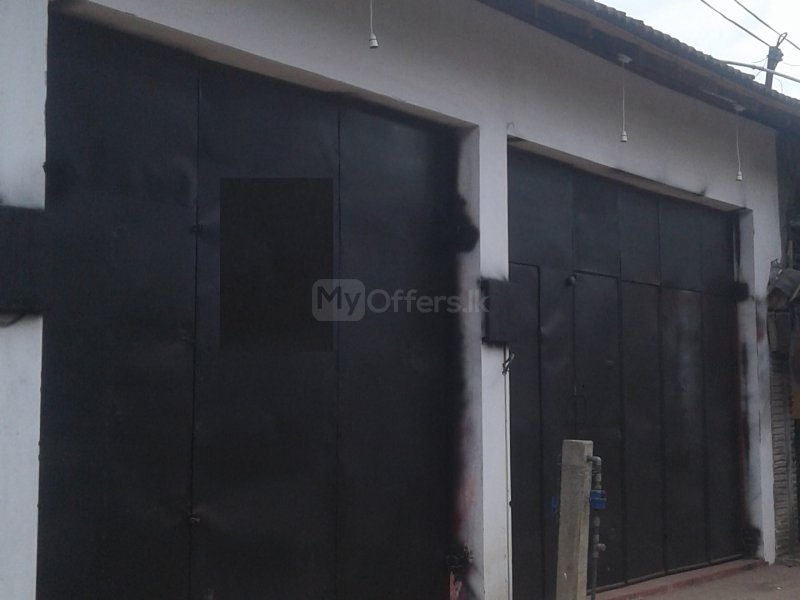 A retail space is available for immediate rent. located across from Parakramabahu Central College Ju