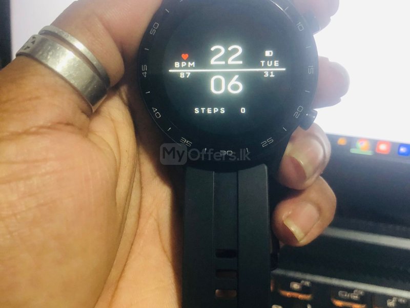 Well maintained original watch for sale. No major scratches, working perfectly. Battery recently rep - Image 5