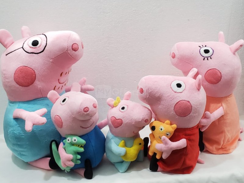 Peppa Pig Family Plush Toy Set – Peppa, George, Eve, Mummy Pig & Daddy Pig This complete Peppa Pig - Image 3