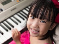 Learn to play with both hands with chords in 5 months all in practical from the beginning online les - Image 2